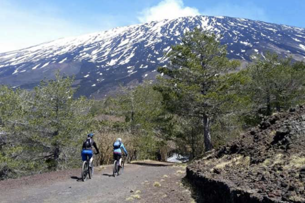 ESCURSIONE ETNA IN MTB HALF DAY TOUR